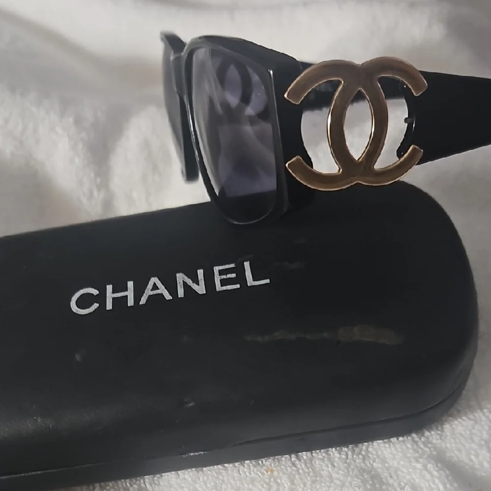 🩷❣️CHANEL Elegant Black Sunglasses - Preowned in great Condition🧡❣️